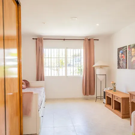 Cubo's Dovecote Las Delicias Villa *